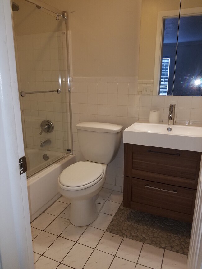 1407 Holly Heights Dr unit 3, Fort Lauderdale, FL 33304 - photo 7