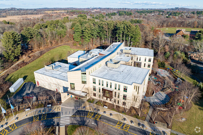 The Rashi School is a private, Jewish school located in Dedham, MA.