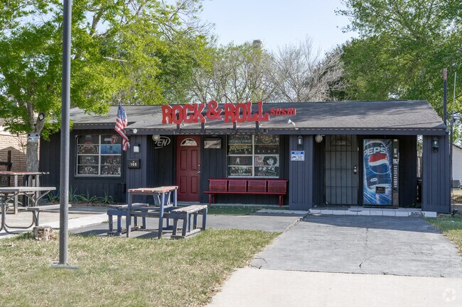 Rock & Roll Sushi is a casual Japanese restaurant serving sushi and other favorites in a nostalgic atmosphere located in south Hidalgo, Tx.