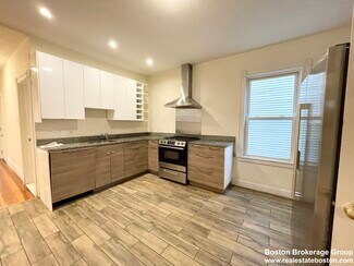 17 Sachem St Unit 2, Boston, MA 02120