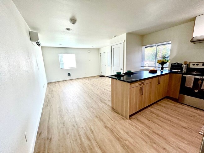 Kamden Place: Leasing Specials! Balconies, Lawn Space, Quiet Community in Pasco, Pasco, WA 99301 - photo 4