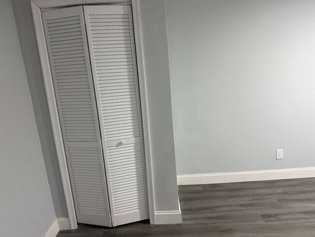 330 Suter Rd unit 1, Catonsville, MD 21228 - photo 2