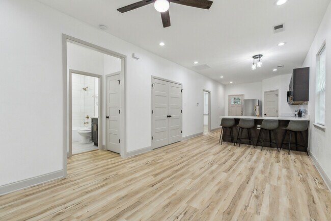 3923 Clematis St, New Orleans, LA 70122 - photo 3