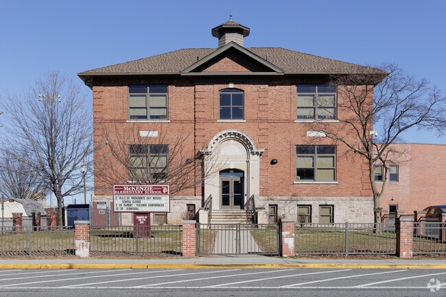 Mckenzie School in East Rutherford, NJ has 435 students.