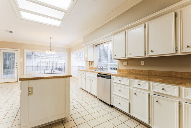 19427 Atasca Oaks Dr, Humble, TX 77346 - photo 7