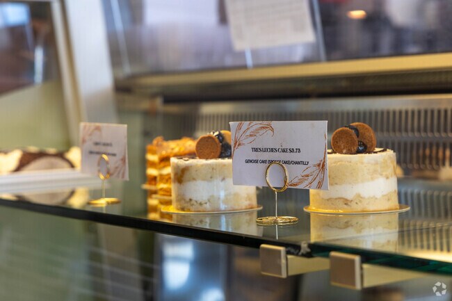 WD Cravings has freshly made pastries.