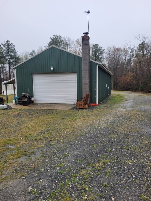 216 Mozingo Rd, Warsaw, VA 22572 - photo 1