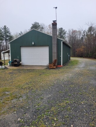 216 Mozingo Rd, Warsaw, VA 22572