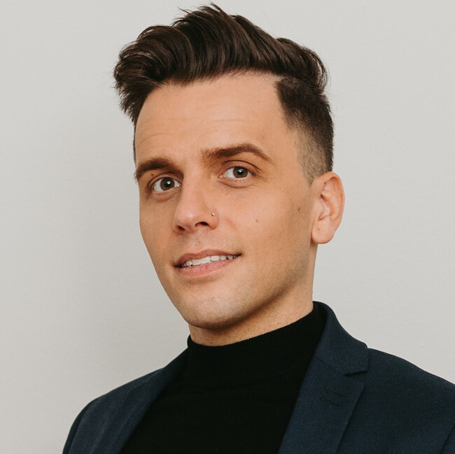 Agent Photo