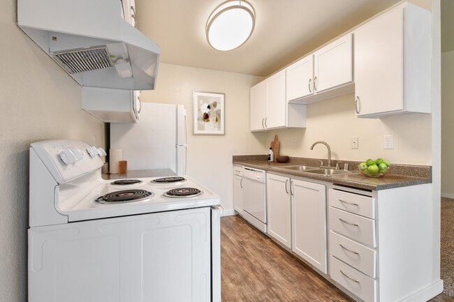 ENSIGN II 1X1 KITCHEN