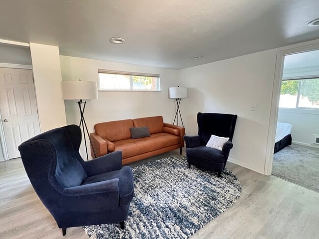 208 N 10th St unit B, Coeur D'Alene, ID 83814 - photo 3