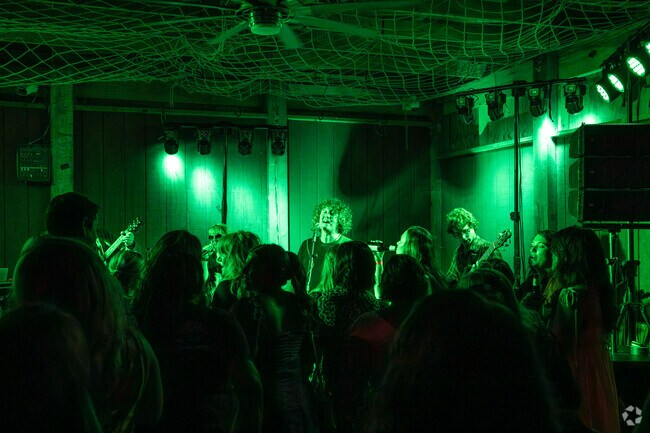 Blackbeards in New Bern hosts live music for New Bern locals.