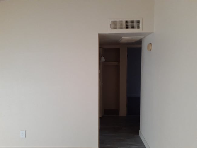 3646 N 67th Ave, Phoenix, AZ 85033 - photo 3