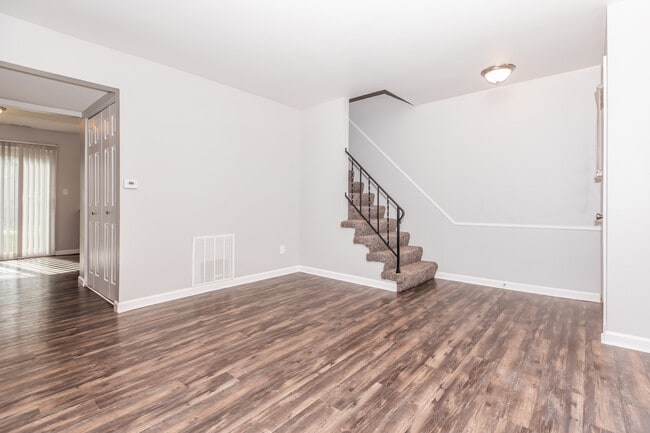 Woodhaven Oaks, Fort Wayne, IN 46819 - photo 4