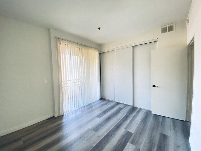 1220 Las Palmas Ave N unit 207, Los Angeles, CA 90038 - photo 6