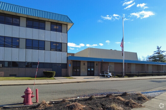 The Revere High School is a public, 9-12 grade school in the Revere, MA neighborhood.