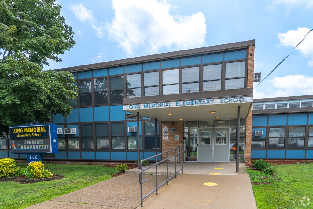 Long Memorial Elementary School serves students who reside in Saddle Brook, New Jersey.