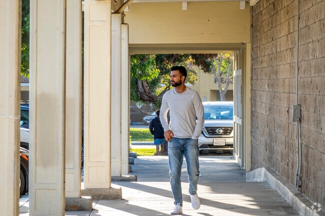 There are a lot of local retail and dining options in the Evergreen Estates area.