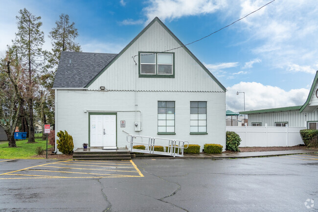 McKenzie Montessori Institute is a private school in Springfield.