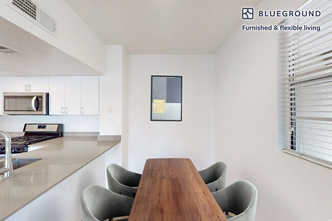 351 Hodencamp Rd unit FL2-ID8989A, Thousand Oaks, CA 91360 - photo 5