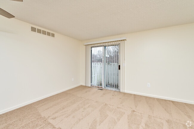 2BR, 1.5BA-1,000SF Dining Room/Living Room