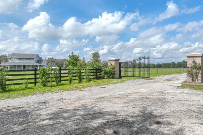 A rural, farmland home at the Brunson State Forest hiking trail.