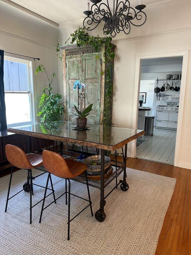 618 N La Jolla Ave Unit 618 La Jolla Ave, West Hollywood, CA 90048