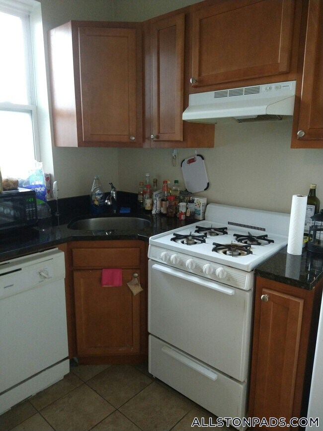 1189 Commonwealth Ave Unit 7, Boston, MA 02134