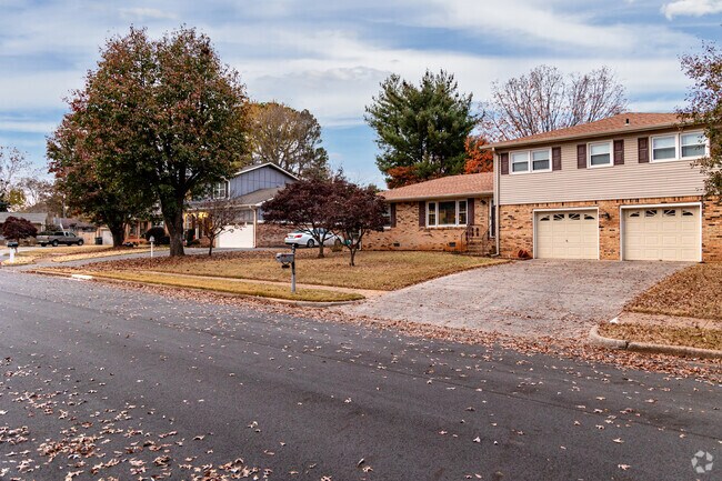 National inspired homes can be found near Chapman Pool.