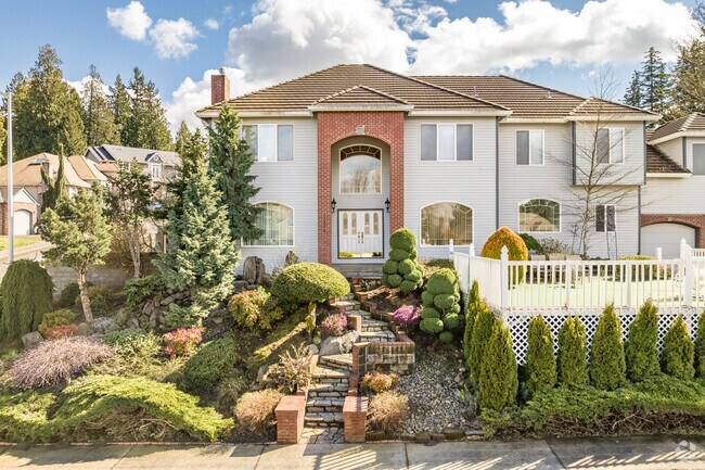 Beautifully Landscaped Modern Home in the Wilkes Neighborhood