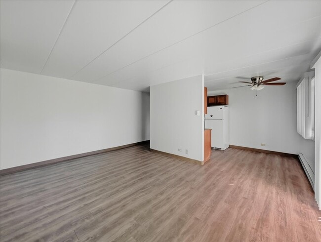 350 S Main St unit 12, Wauconda, IL 60084 - photo 3