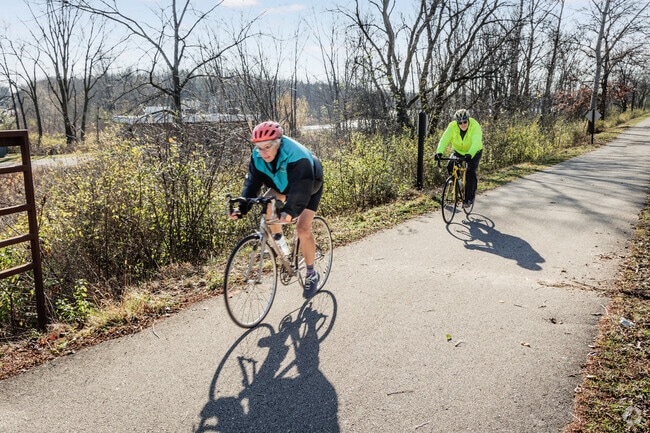 Glacier Ridge residents have access to many scenic bike trails.