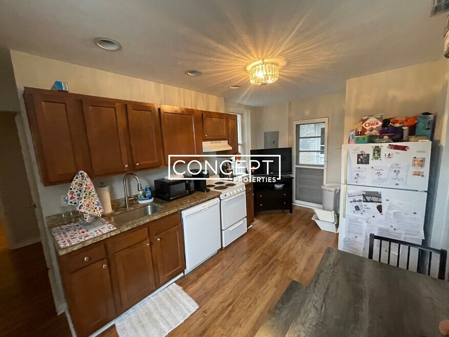 224 Hanover St unit 15, Boston, MA 02113 - photo 1