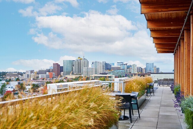 Arras, Bellevue, WA 98005 - photo 2