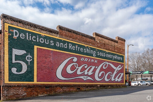 Murals all around Lincolntown showcase the history of the area in beautiful fashion.