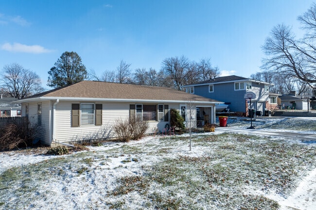 From cozy bungalows to spacious ranches, Grand-Summit offers something for everyone.