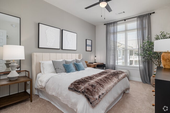 1BR, 1BA - 790SF - Bedroom