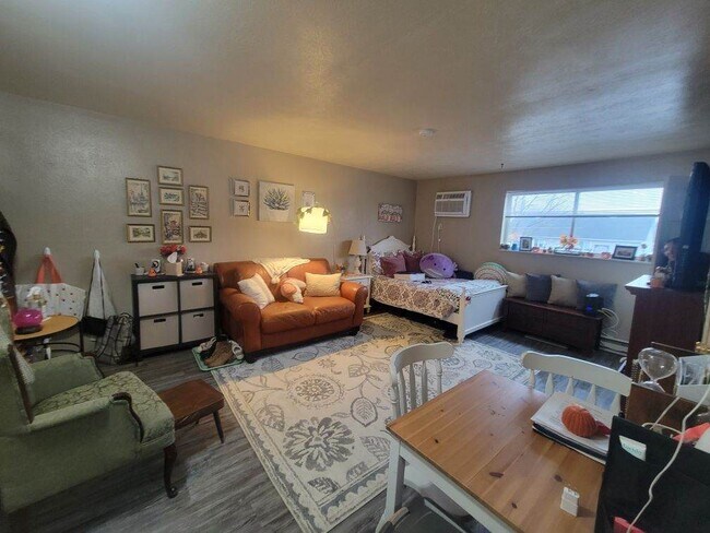 216 E Sycamore St unit 6, Oxford, OH 45056 - photo 2