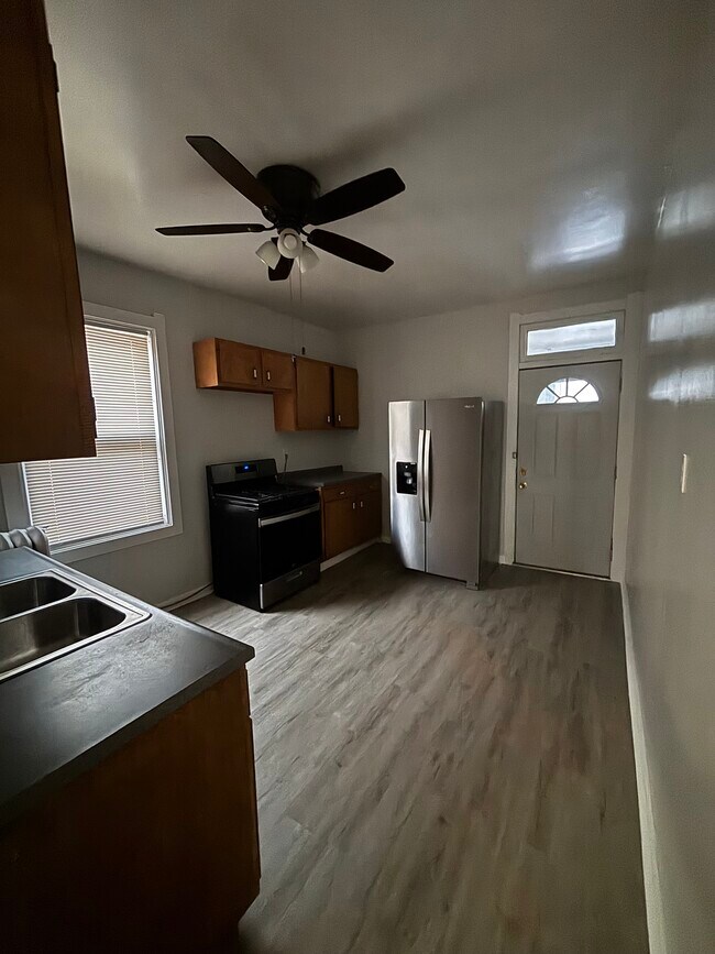 4028 W Crystal St unit 2, Chicago, IL 60651 - photo 7