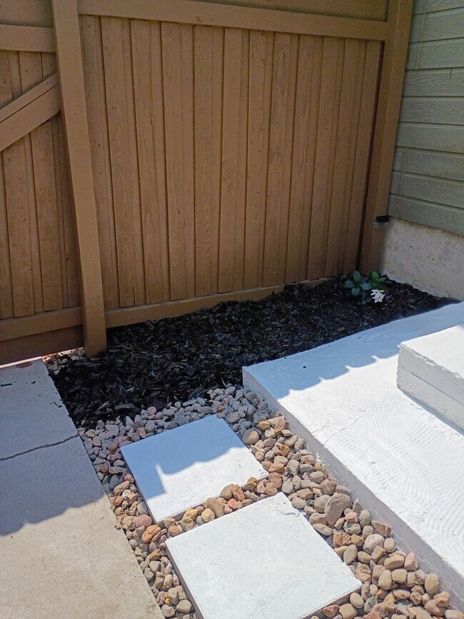 5070 Fenwood Dr unit Zoii's, Highlands Ranch, CO 80130 - photo 3