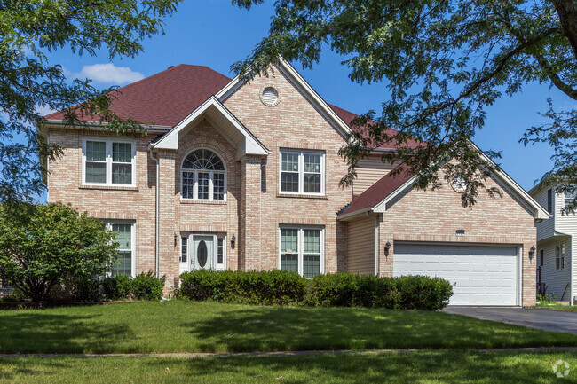 Cider Creek has a number of large custom new build homes.