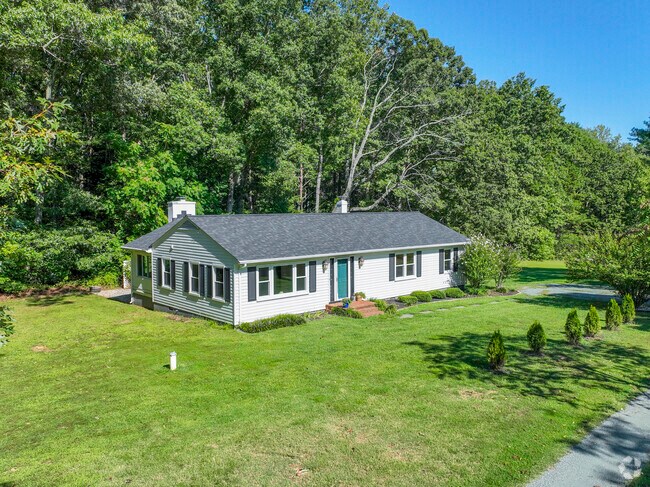 Ranch style homes are a common sight in Twin Lakes.