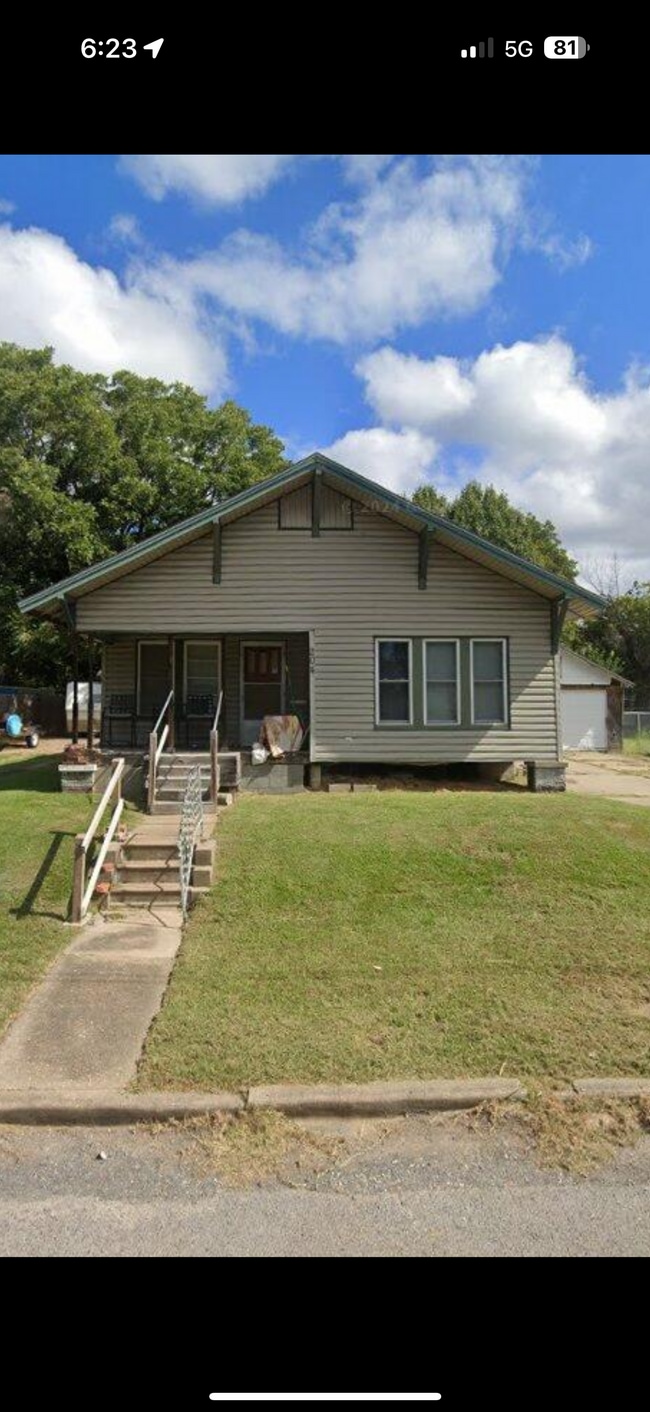 204 Elmira St, Muskogee, OK 74403