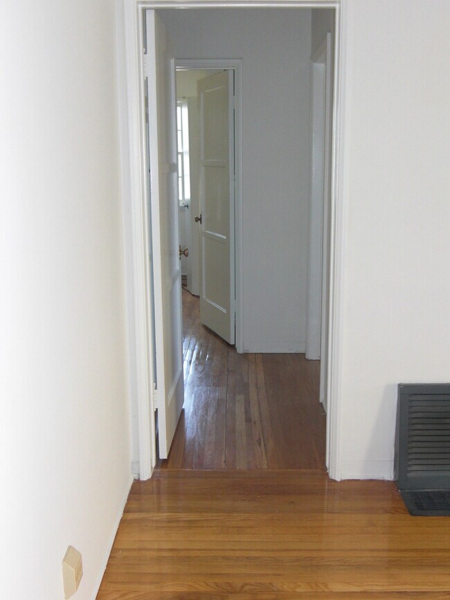 11368 Washington Place unit A, Los Angeles, CA 90066 - photo 6