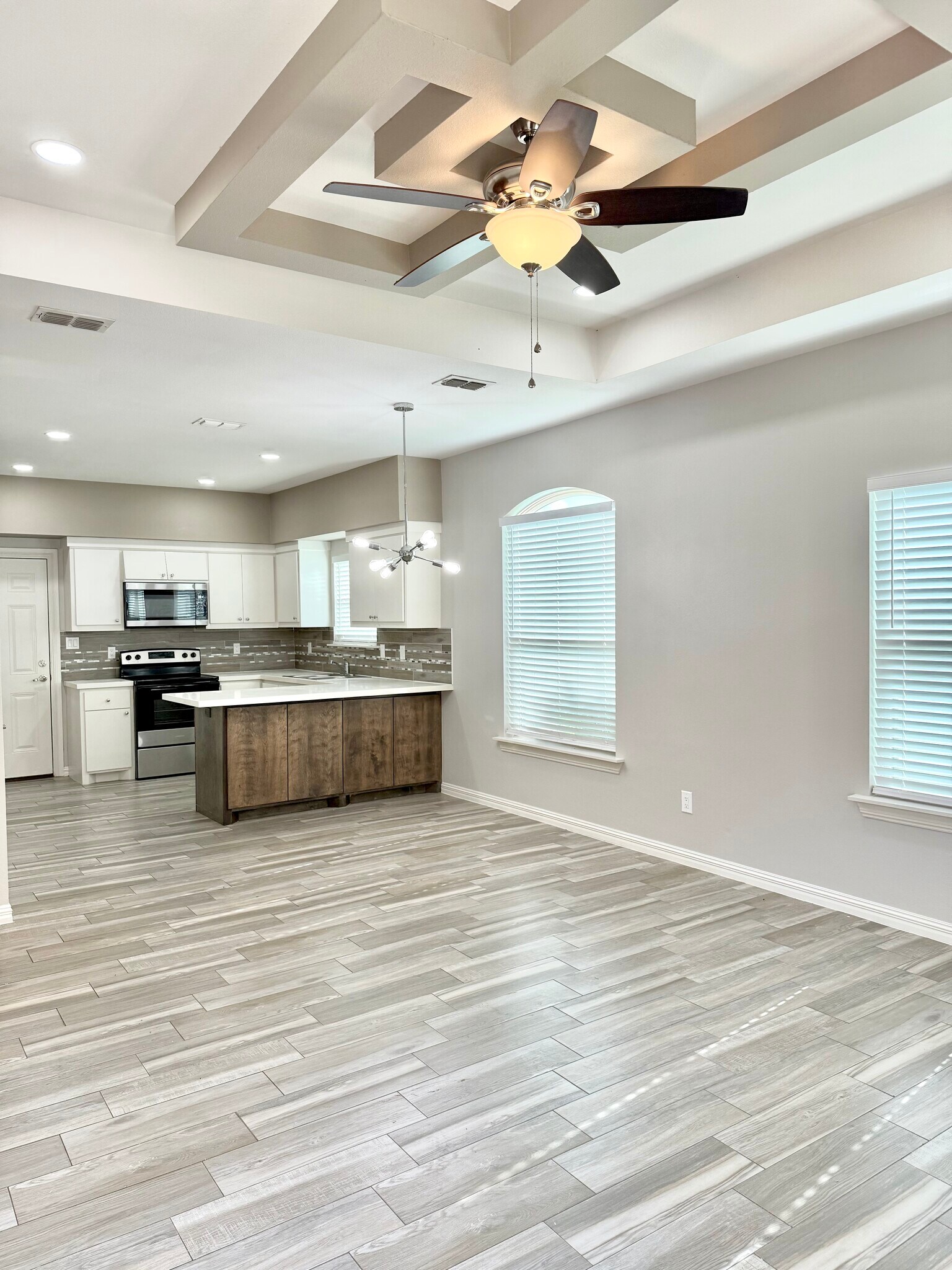 All kitchen appliances included.