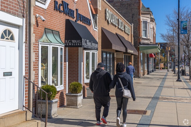 Downtown Des Plaines is pedestrian friendly with wide sidewalks and numerous storefronts.