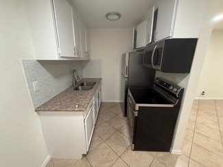 15525 Nordhoff St Unit 32, Los Angeles, CA 91343