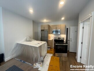 225 Newbury St Unit 9H, Boston, MA 02116