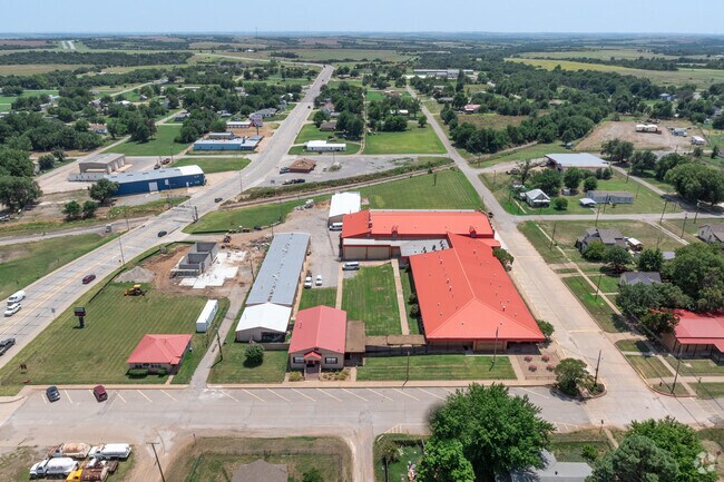 Geary High School is located in a rural community.