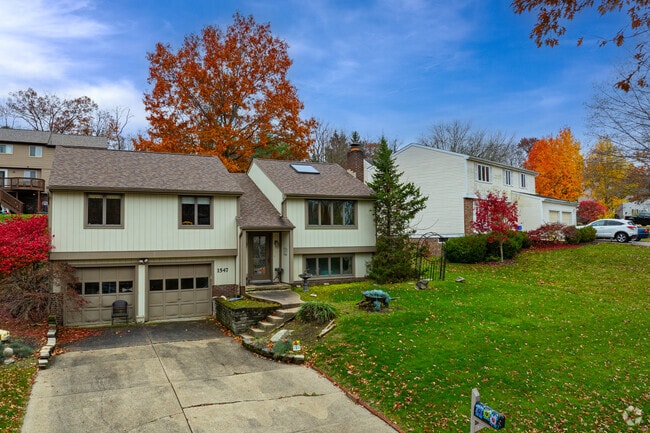 Modern homes add variety to Upper St. Clair’s established neighborhoods.
